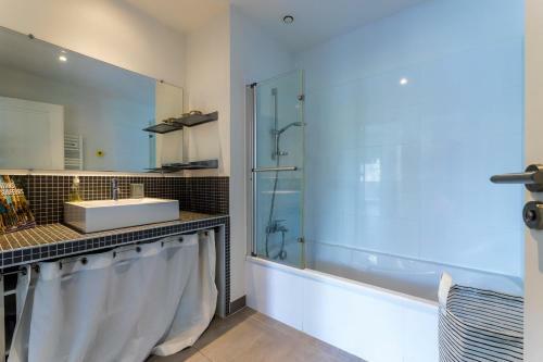 Tropical Keyweek Beautiful Architect Villa With Swimming Pool In Bidart