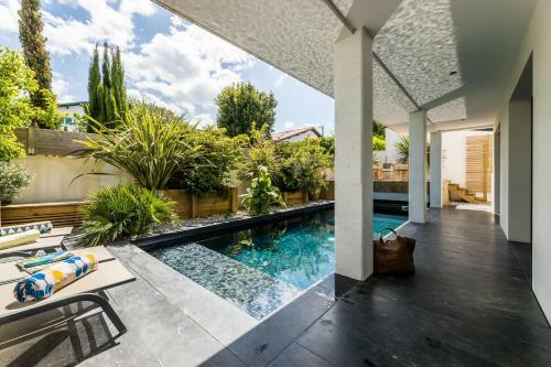 Tropical Keyweek Beautiful Architect Villa With Swimming Pool In Bidart