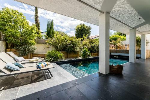 Tropical Keyweek Beautiful Architect Villa With Swimming Pool In Bidart