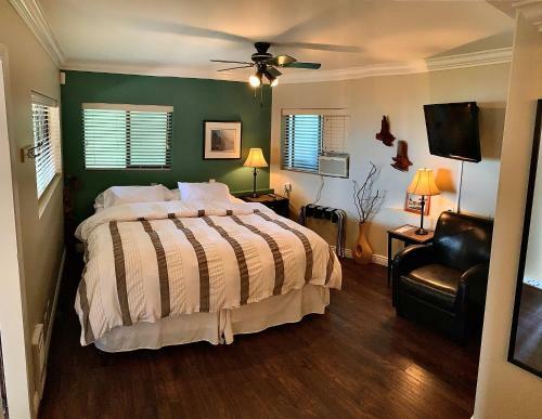 The Fraser River's Edge B&B Lodge
