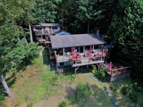 The Fraser River's Edge B&B Lodge