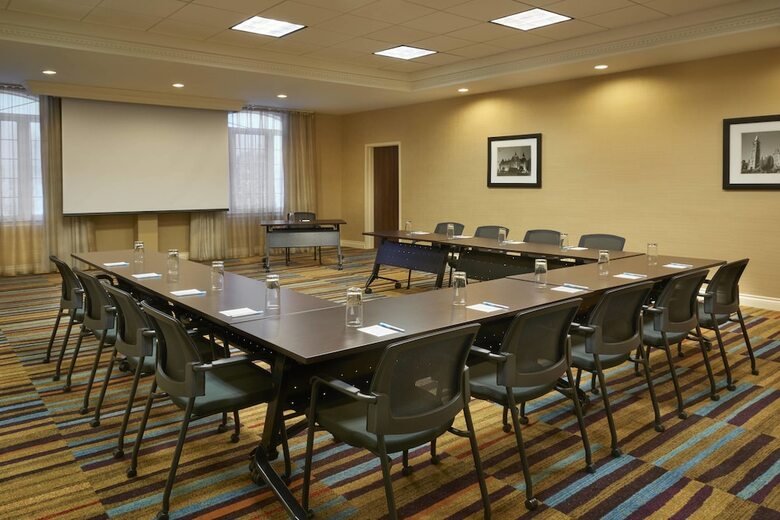 Hotel Country Inn And Suites Ottawa West