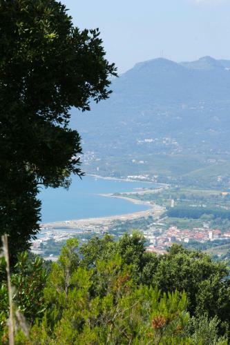 Apartamento Tra Montagne E Mare