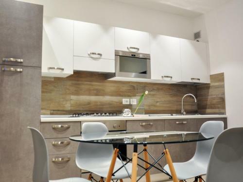Locazione Turistica Luxury Apartments-1