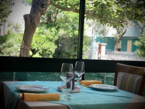 Hostal Room In Bb - Room For Two People In Hotel Villa Alexandra