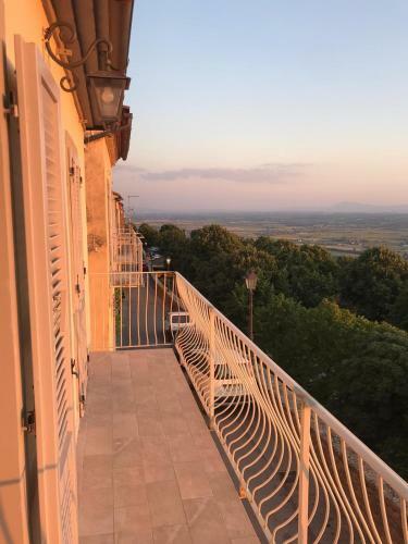 Cortona: Uno Sguardo Sull'infinito