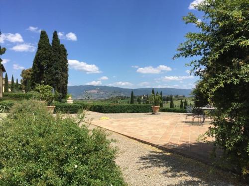 Inviting Villa At Cortona With Private Fenced Garden
