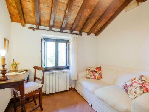 Rustic Farmhouse In Cortona With Private Garden