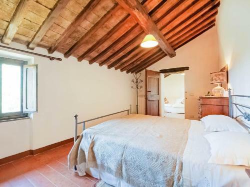Rustic Farmhouse In Cortona With Private Garden
