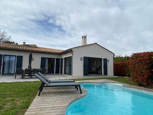 Belle Villa Avec Piscine - Clim - 8 Personnes