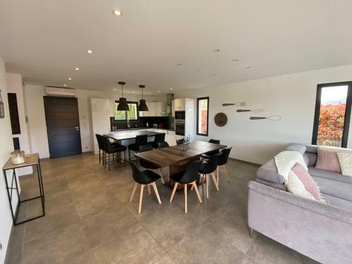 Belle Villa Avec Piscine - Clim - 8 Personnes
