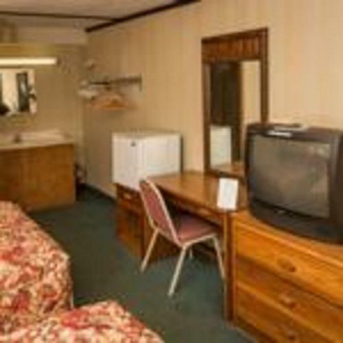 Dutch Treat Motel