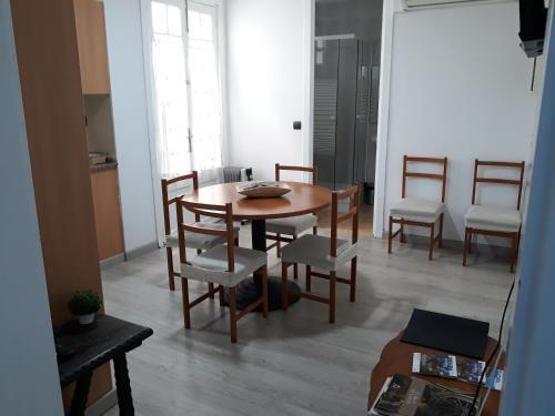 Apartament Via De L'imperi Rom�
