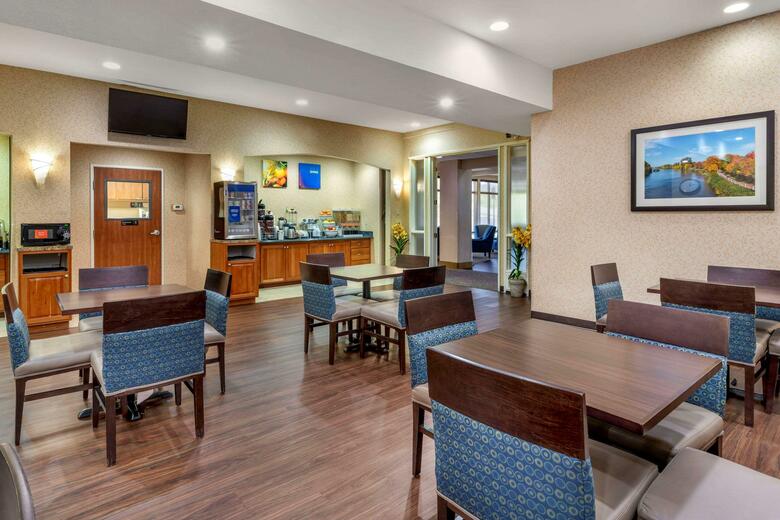 Hotel Comfort Suites Eugene