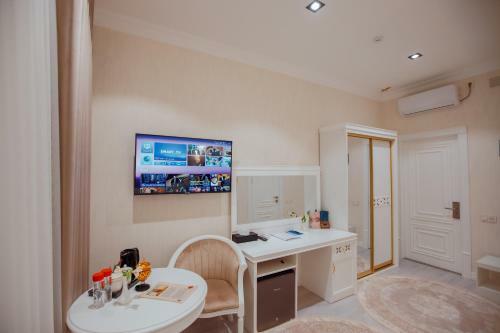 Silk Road Empire Hotel