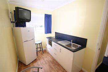 Hamilton Town House Motel