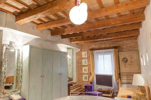 Apartamento Marcheamore - Il Passaggio Segreto, Luxury Loft With Private Courtyard