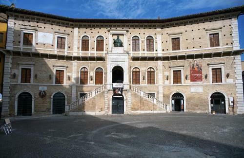 Apartamento Marcheamore - Il Passaggio Segreto, Luxury Loft With Private Courtyard