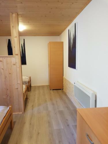 Hostal Vaznik Farm House Apartments