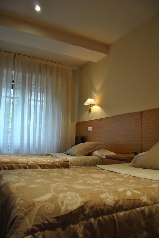 Hotel Happy Hostal Carrales