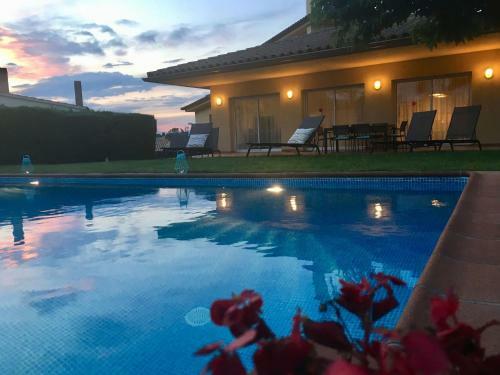 Modern Villa In Les Corts With Pool
