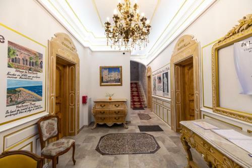 Hostal Suite Imp�riale Maison de L'�glise Du Couvent