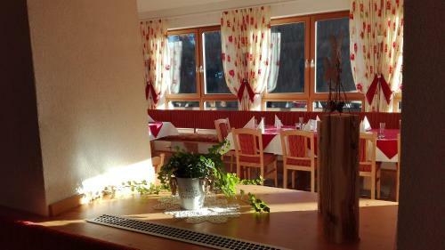 Hostal Gasthof Alpenrose