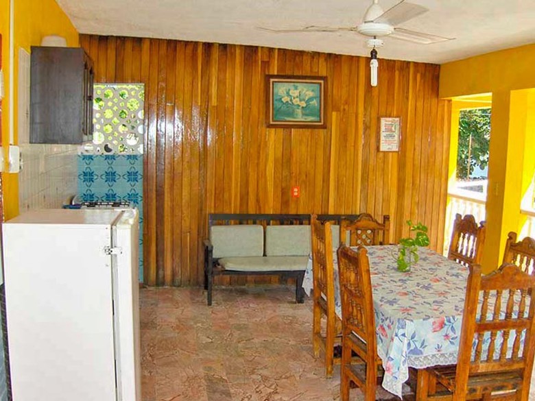 Hostal Bungalows Puerto Angel