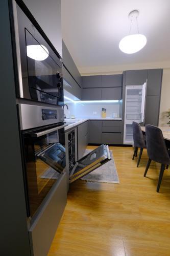 Comfy Apartment In City Center (Vienna Residence)
