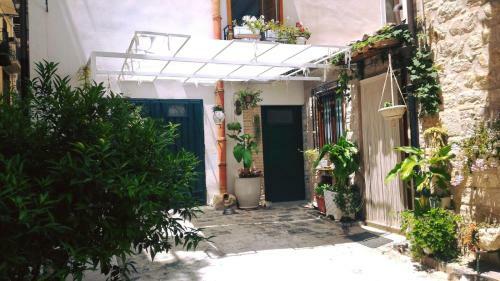 Cortile Suez