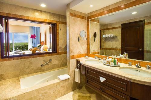 Hotel Secrets Capri Riviera Cancun All Inclusive -adults Only