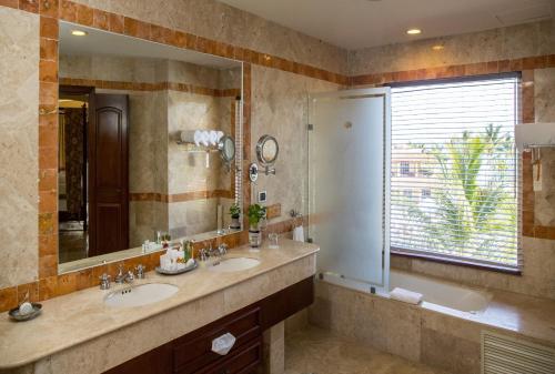 Hotel Secrets Capri Riviera Cancun All Inclusive -adults Only