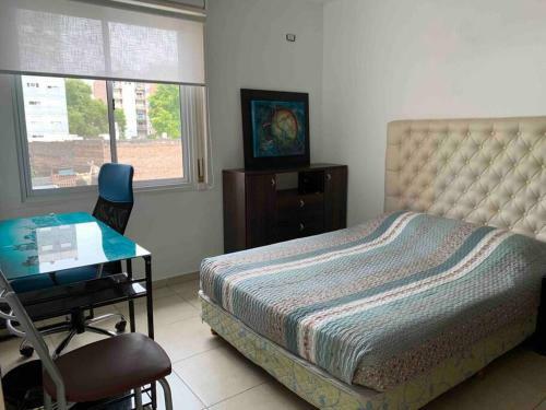 Apartamento Departamento Amueblado, Zona Centro Con Cochera.