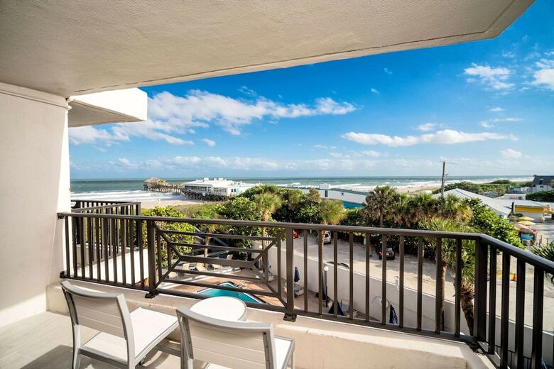 Hotel La Quinta Inn & Suites Cocoa Beach Oceanfront