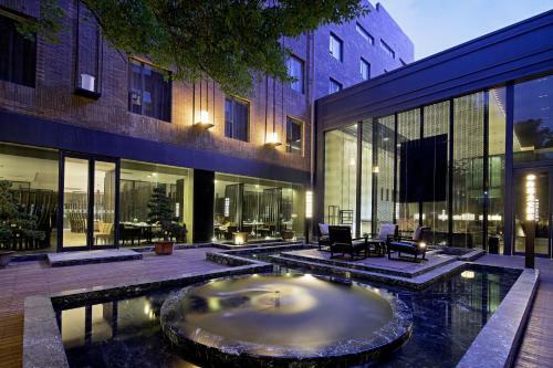 Wuhan Haiting Longan Hotel