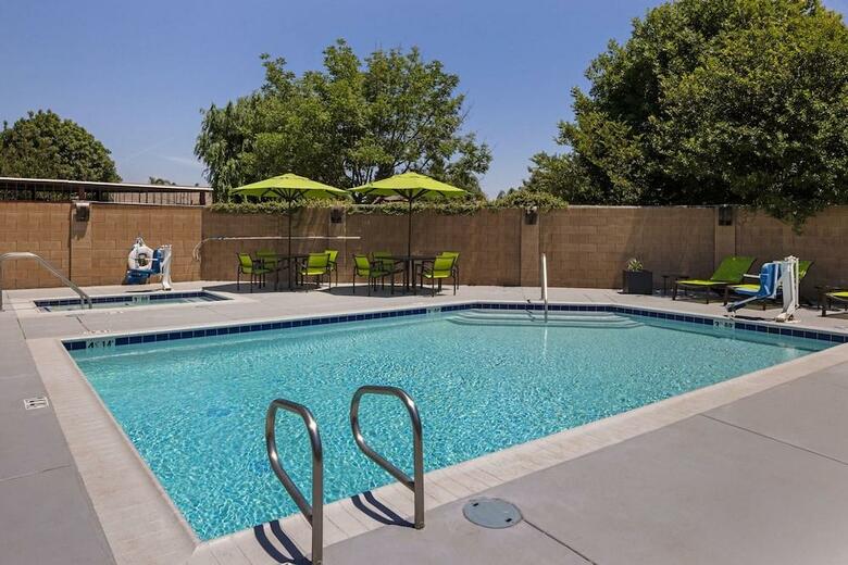 Hotel Comfort Suites Turlock