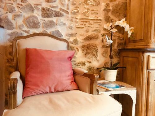 Hostal Perla Del Borgo Bed And Breakfast