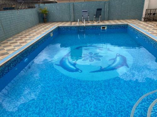 Urban Furnished Studio Apartment With A Pool