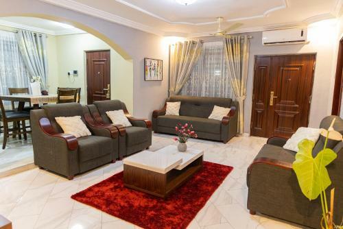 Hostal Luxury 4 Bedroom House In Spintex, Accra