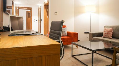 Star Land Hotel Bastos