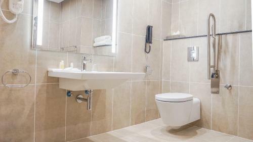 Star Land Hotel Bastos
