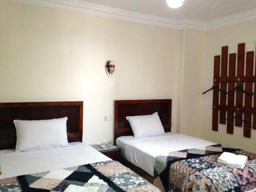 Hostal Isis Guest House
