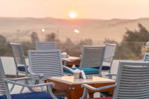 Nine Pyramids View Hotel