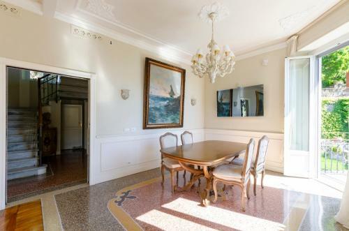 Altido Royal Villa With Orange Tree Garden And Seaview