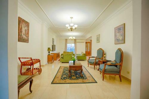 Elegant Bright & Cozy Apartment Near Downtown Mall