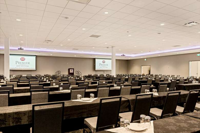 Coast Plaza Hotel And Conference Center