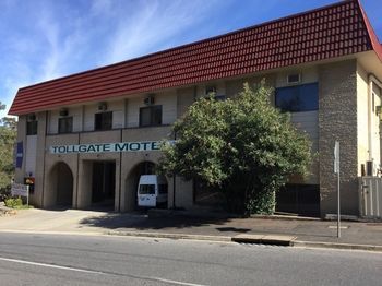Tollgate Motel