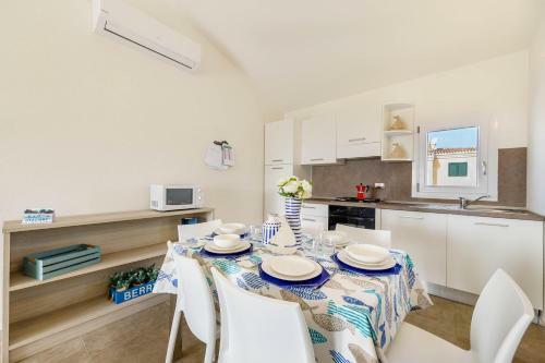 Caneis Apartments