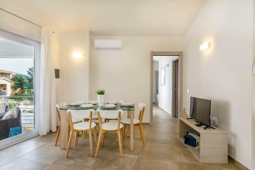 Caneis Apartments