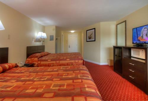Motel Colonial Village Resort